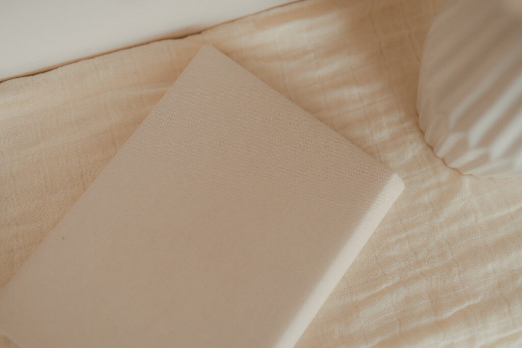 fotoprodukt triplex aufsteller, nahaufnahme seitenansicht, zugeklappt